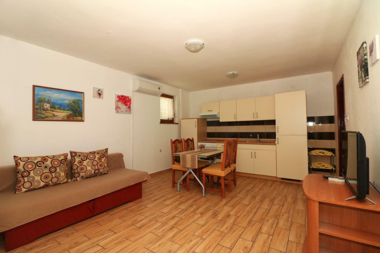 Apartments Sladana Jezera Bagian luar foto